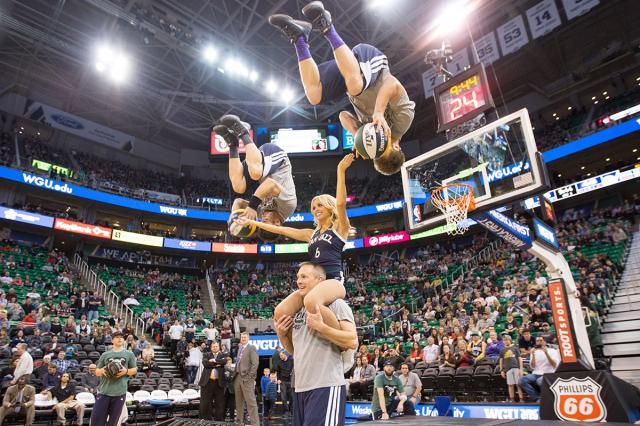 JAZ1516_DunkTeam_Page_2_(1200x800).jpg