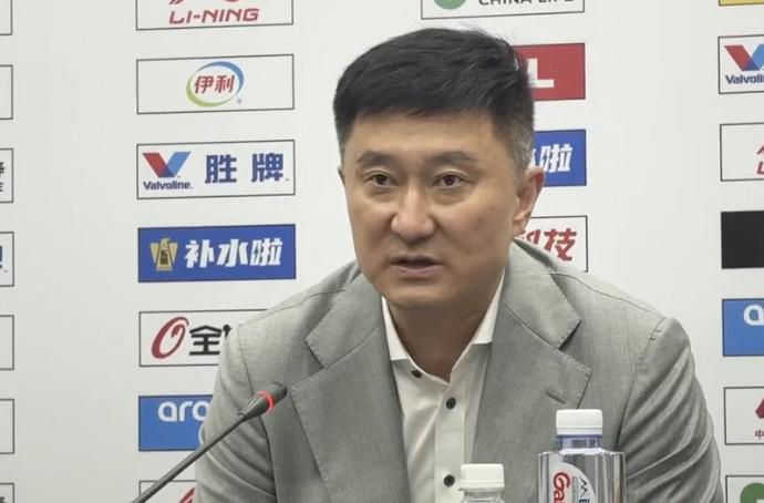 开云体育APP-杜锋：球队现在很困难，徐杰和胡明轩身体不适依然坚持了下来